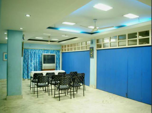 Neeranand Dalhousie- A Pure Vegetarian Hotel كولكاتا المظهر الخارجي الصورة