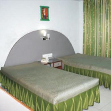 Neeranand Dalhousie- A Pure Vegetarian Hotel كولكاتا المظهر الخارجي الصورة