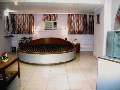 Neeranand Dalhousie- A Pure Vegetarian Hotel كولكاتا المظهر الخارجي الصورة
